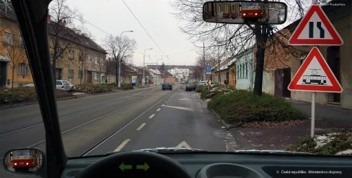 Ilustrace k otázce: Můžete při vjíždění na tramvajový pás omezit v jízdě tramvaj?